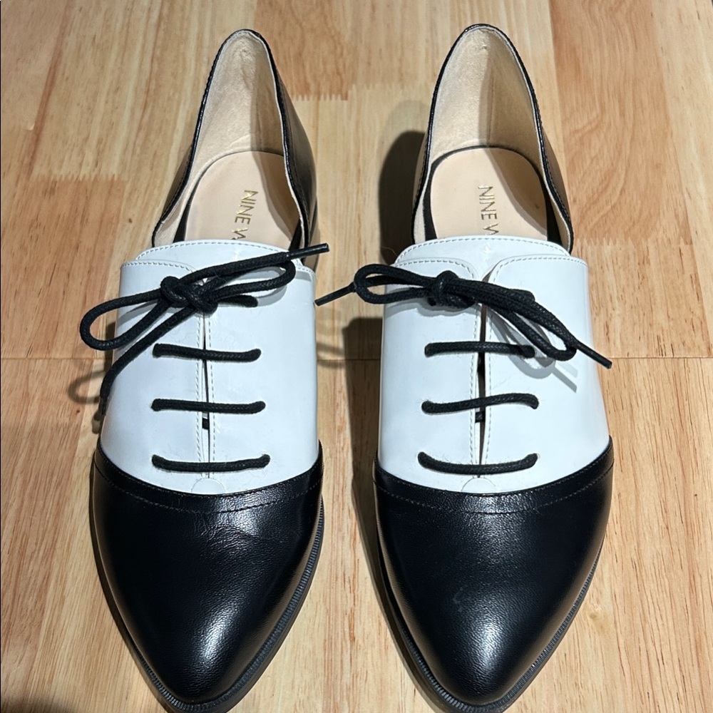 Nine West Nevie Black and White Lace-Up Oxford Flats
